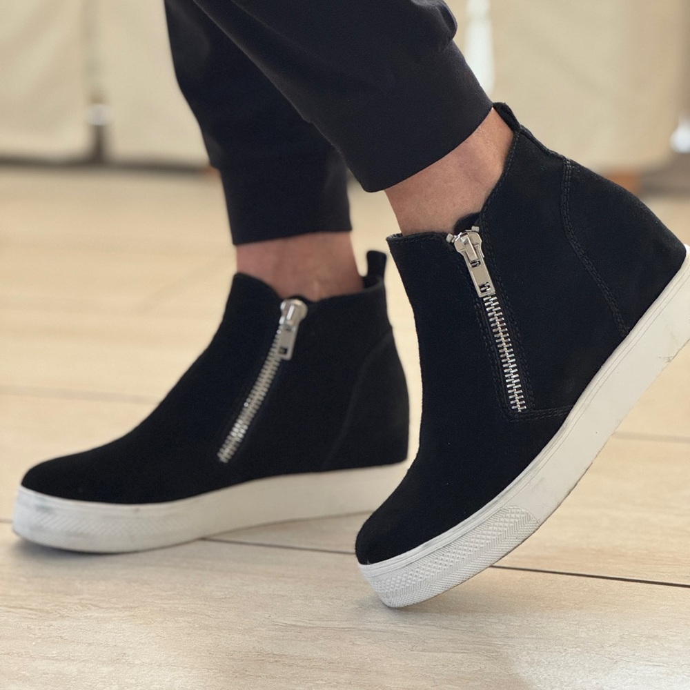 Steve Madden Black Suede Wedgie Sneakers, size 8.5